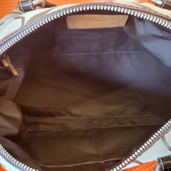 Coach Purse 👛 - Picture 9 of 9